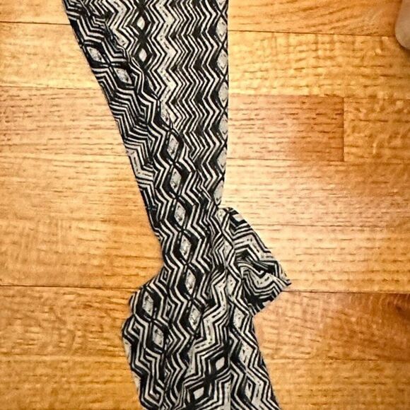 Black and White Satin Fashion Scarf Bundle - Picture 4 of 4